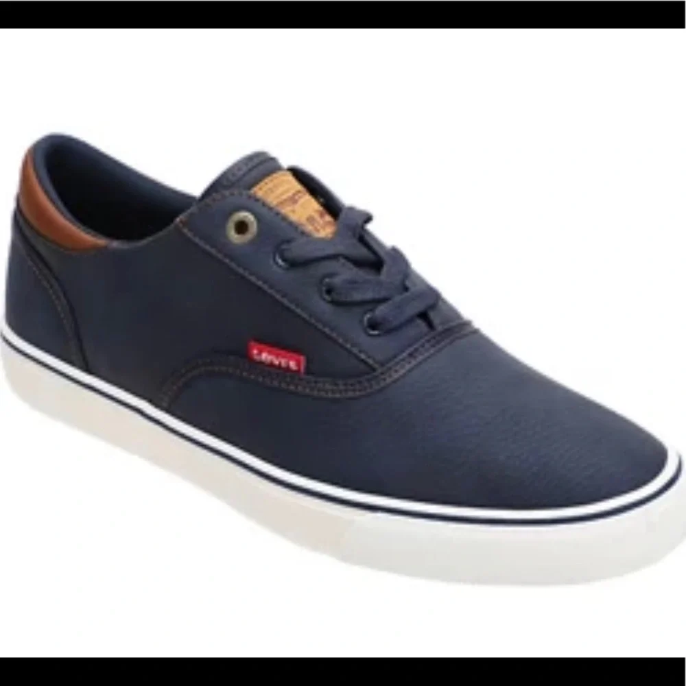 NWT Levi's Ethan Sneakers